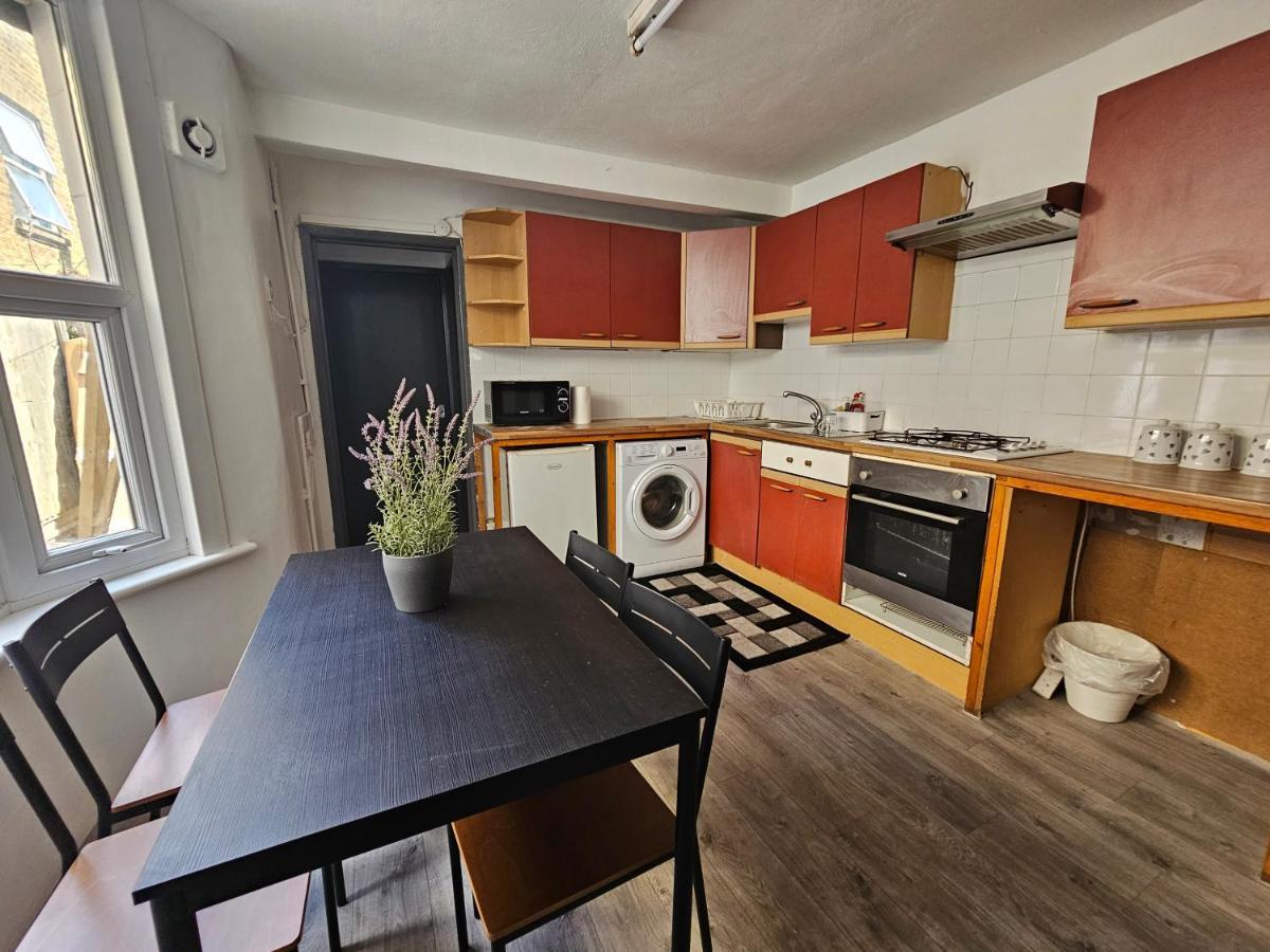 Family Room Near Queen Mary College Londra Dış mekan fotoğraf