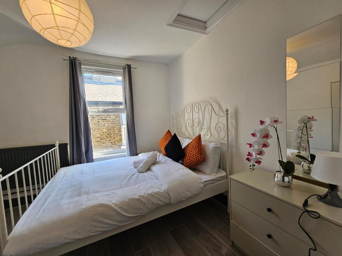 Family Room Near Queen Mary College Londra Dış mekan fotoğraf