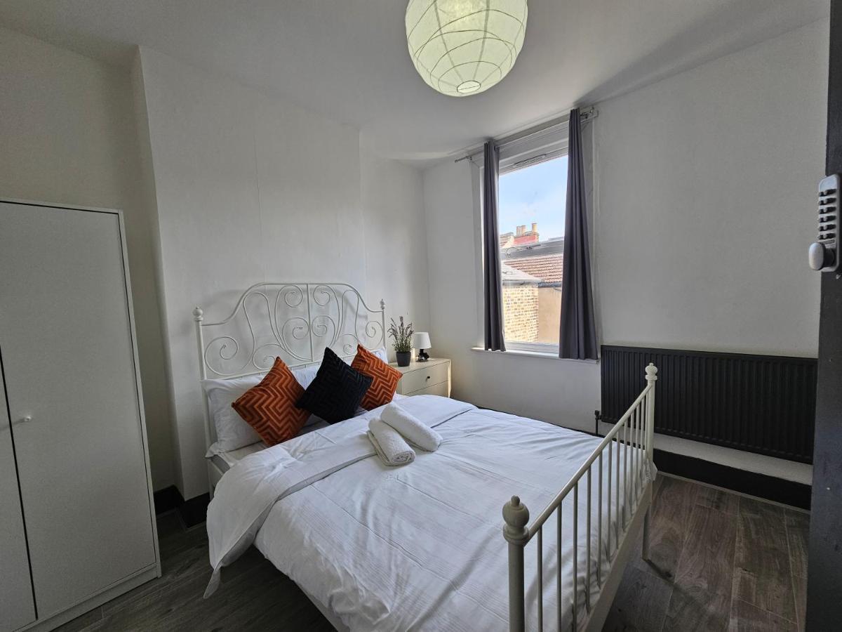Family Room Near Queen Mary College Londra Dış mekan fotoğraf