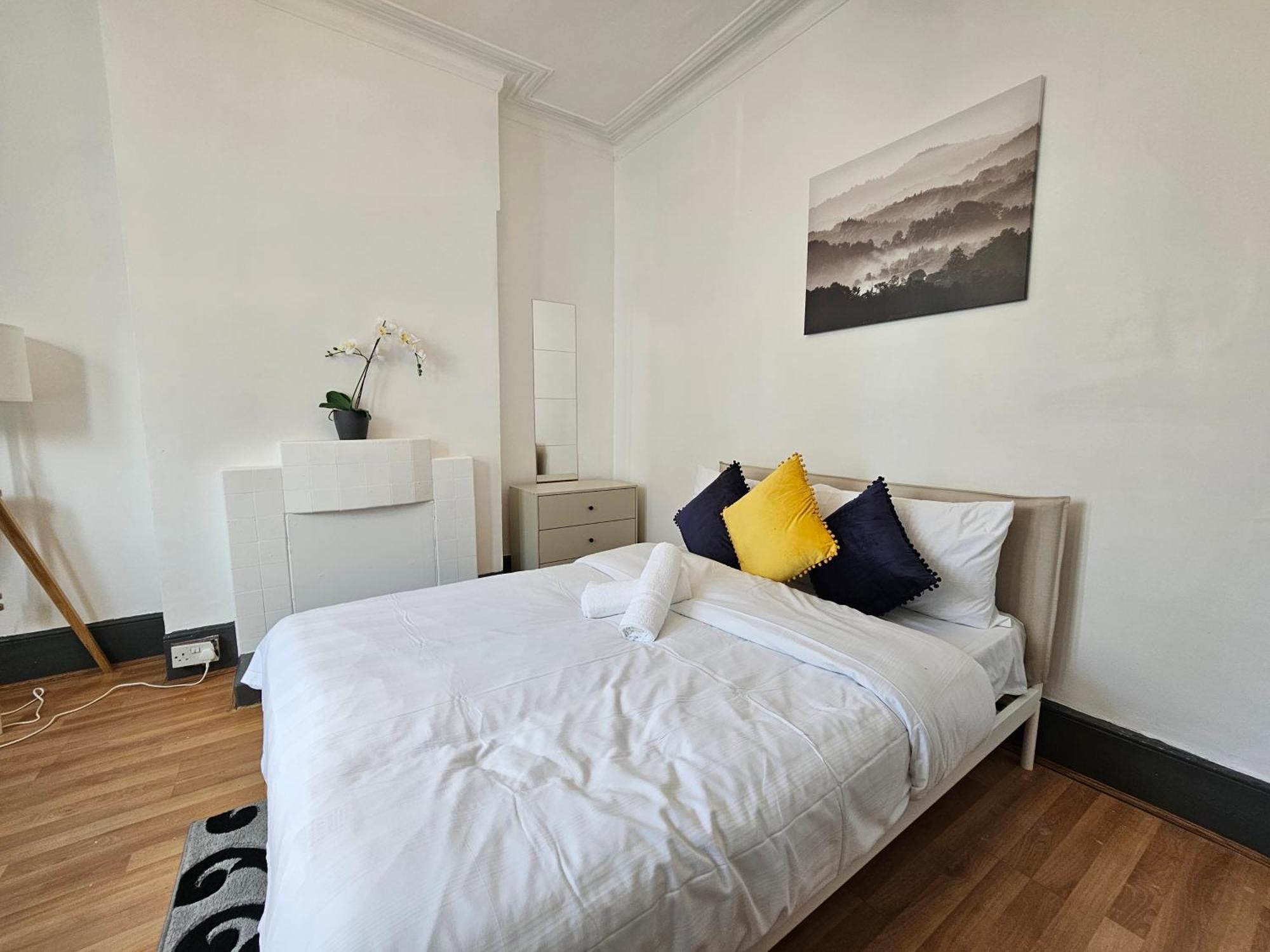 Family Room Near Queen Mary College Londra Dış mekan fotoğraf