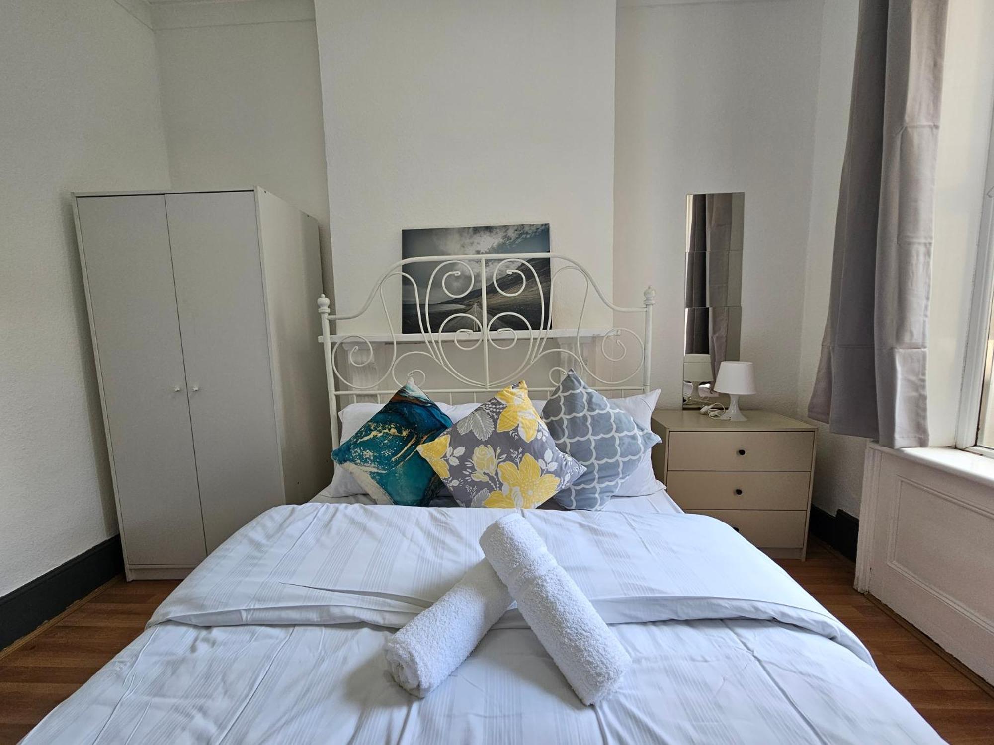 Family Room Near Queen Mary College Londra Dış mekan fotoğraf