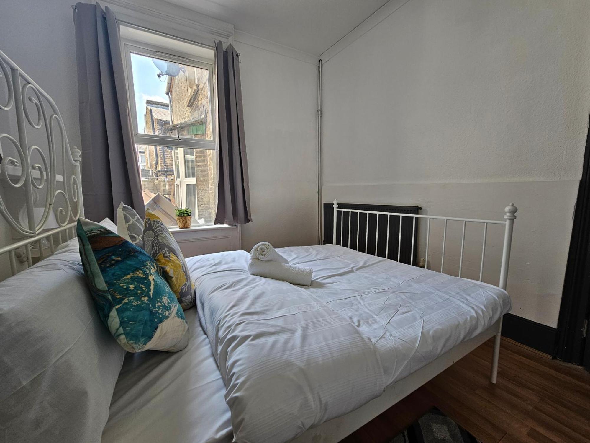 Family Room Near Queen Mary College Londra Dış mekan fotoğraf