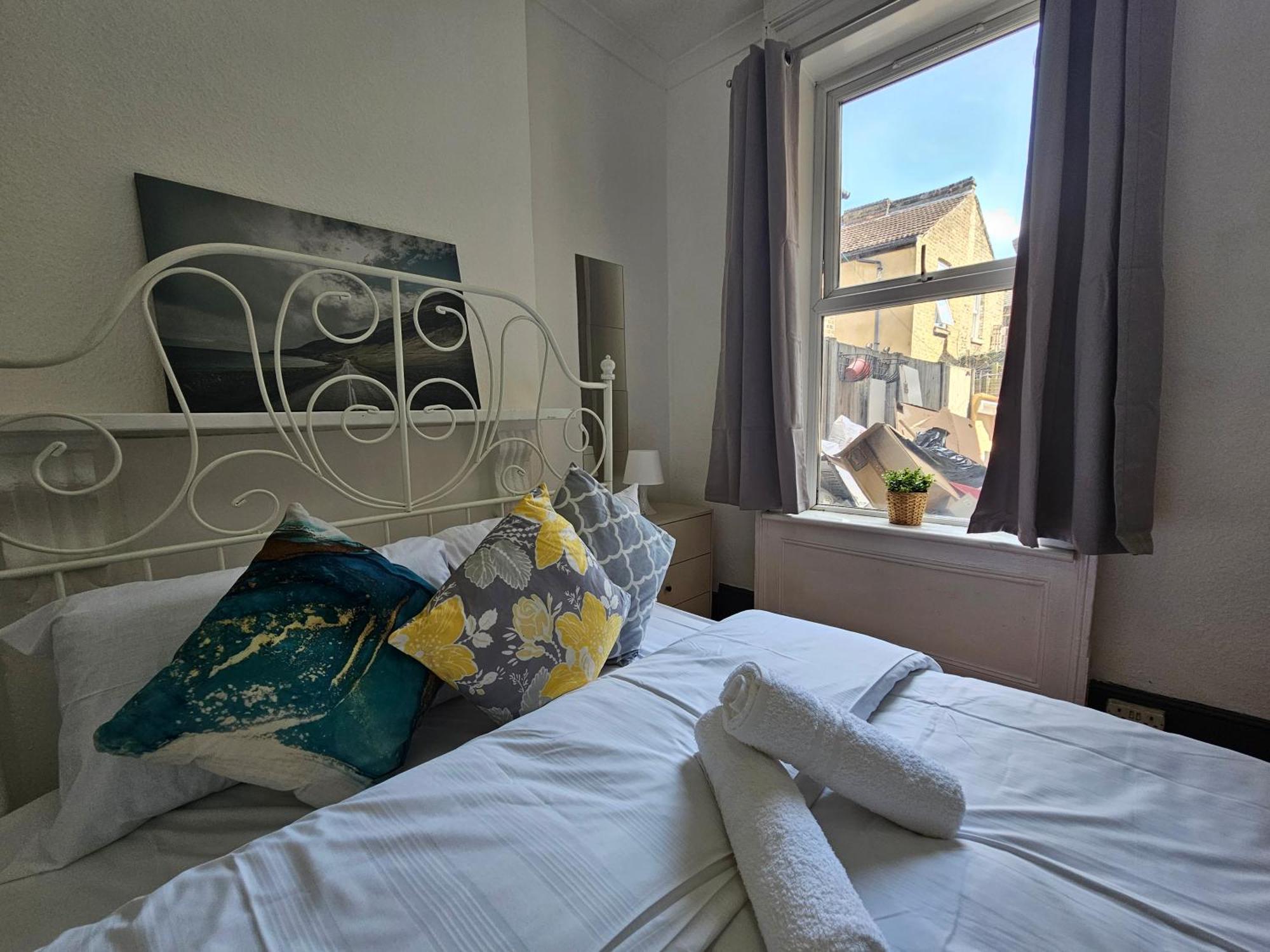 Family Room Near Queen Mary College Londra Dış mekan fotoğraf