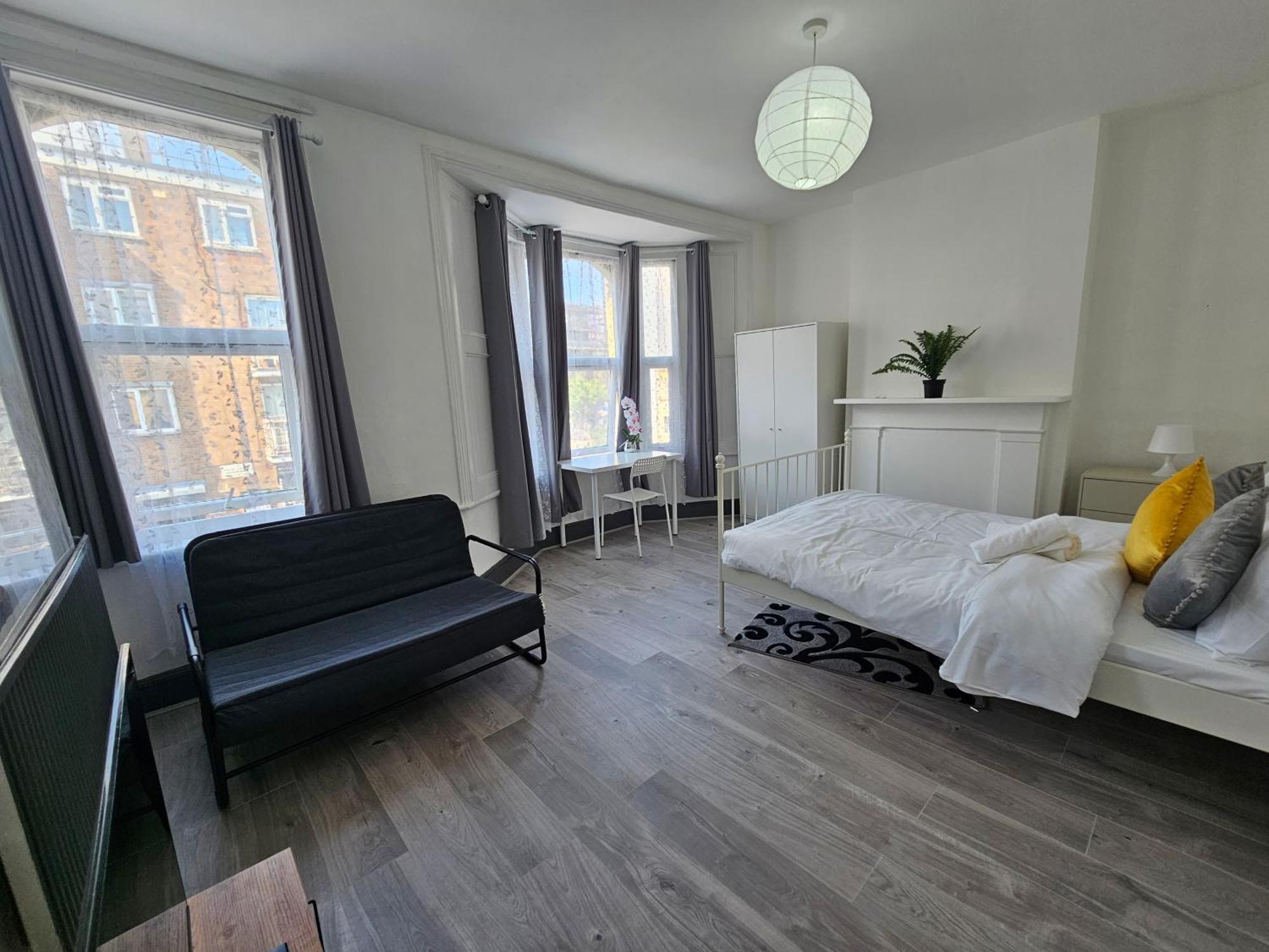 Family Room Near Queen Mary College Londra Dış mekan fotoğraf