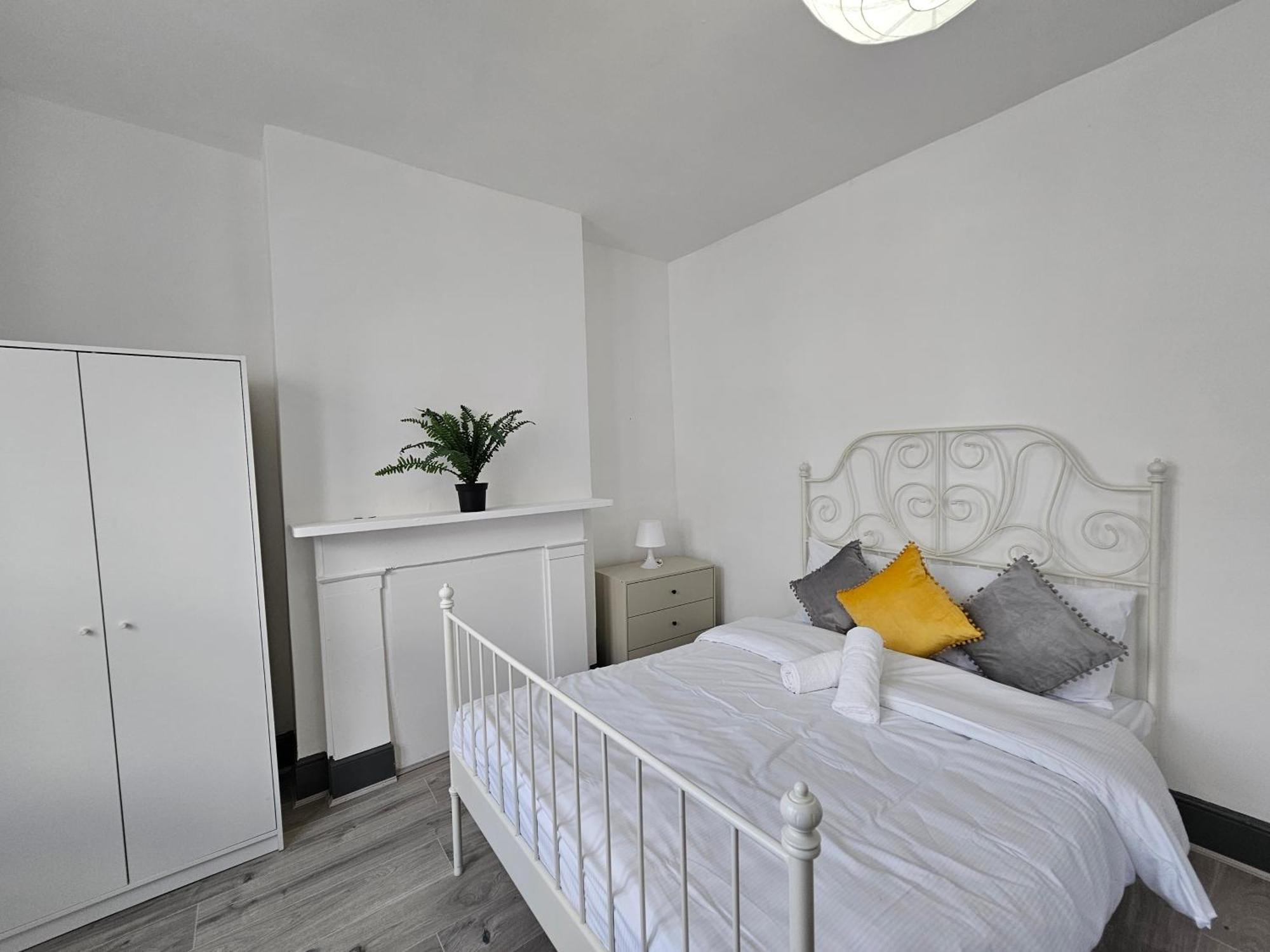 Family Room Near Queen Mary College Londra Dış mekan fotoğraf
