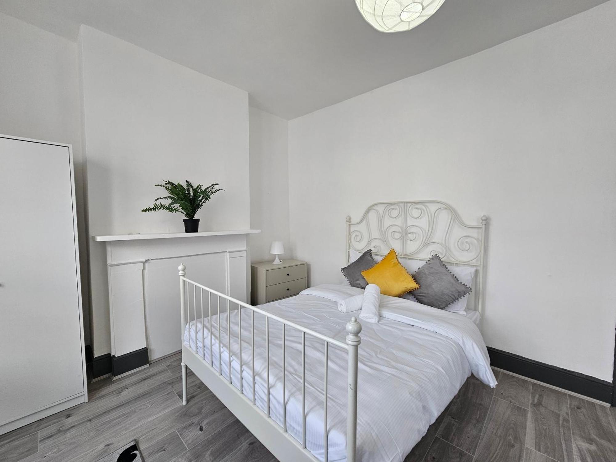 Family Room Near Queen Mary College Londra Dış mekan fotoğraf