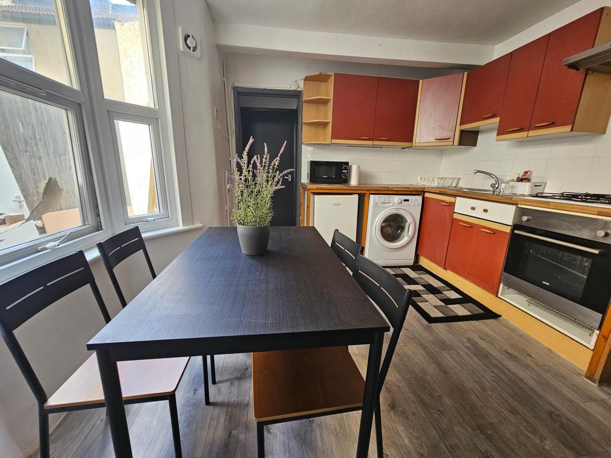 Family Room Near Queen Mary College Londra Dış mekan fotoğraf